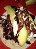 Taco de jamaica con chapulines