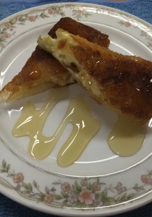 A picture of Spring roll sweets.