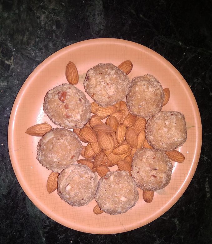 A picture of Badam laddoo.