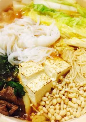 Hình của món Lẩu sukiyaki cho vợ iu.
