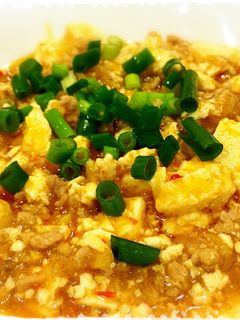 Hình của món Đậu phụ xào thịt Mapo Tofu nấu đơn giản kiểu Nhật.