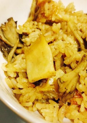 Hình của món Cơm bào ngư Nhật Bản.