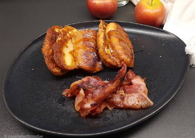 Mini croissants french toast and bacon
