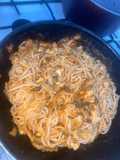 Spaghete cu sos de roși, ciuperci și piept de pui🥰