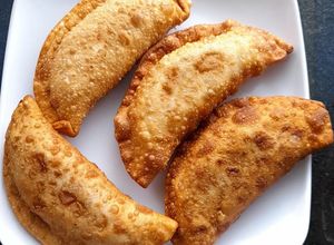 Una foto de Empanadas Salami deliciosas|Milu_Express