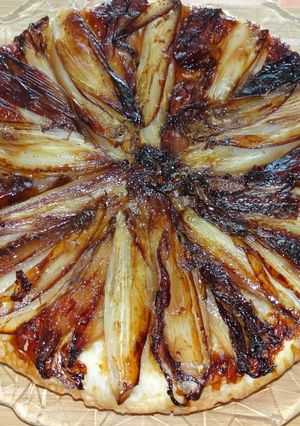 Une photo de Tarte tatin d'endives et d'échalotes
