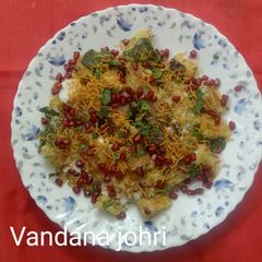 A picture of हेल्दी चटपटी इडली चाट.