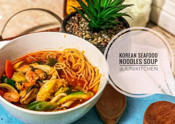 Korean Seafood Noodles Soup