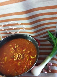 Una foto de 🦑Anillas de calamar en salsa🦑
