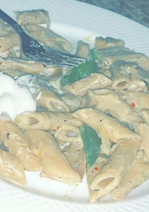 A picture of White sauce pasta.