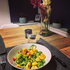 A picture of Turmeric chicken.