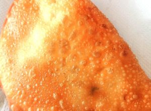 Una foto de Empanadas de Mariscos (fritas)