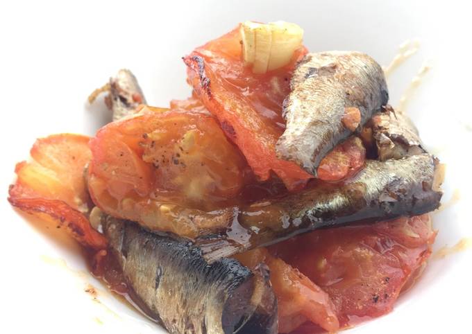Recipe of Quick Baked Tomato And Garlic With Smoked Kieler Sprat