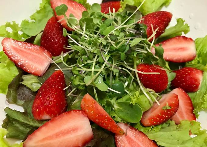Recipe of Award-winning Micro green strawberry salad