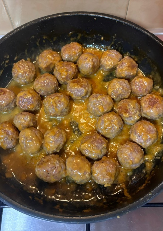 Una foto de Albóndigas en salsa 3