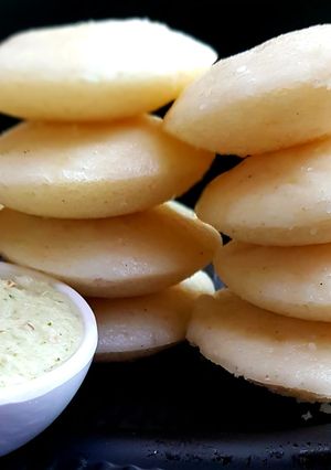 इडली (Idli recipe in Hindi) रेसिपी मुख्य फोटो