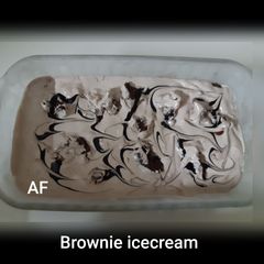 A picture of Brownie ice cream.