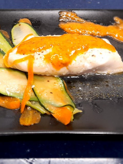 Una foto de Merluza al limón en papillote