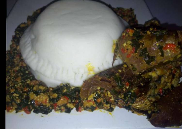 Efo elegusi served with pounded yam