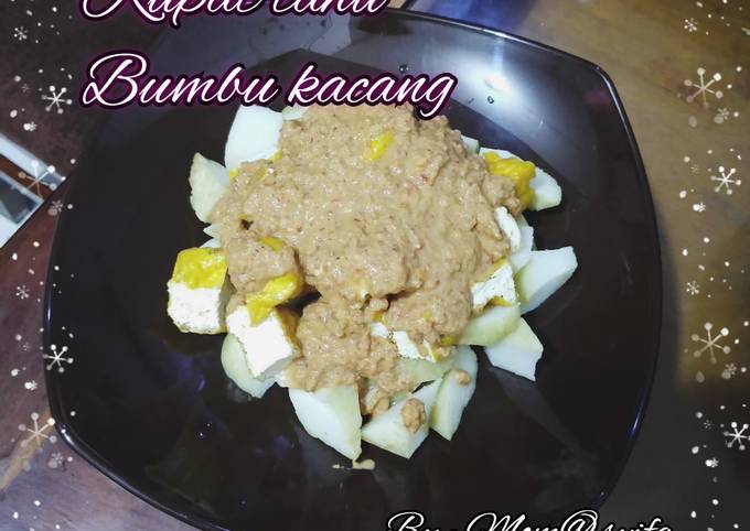 Kupat tahu bumbu kacang