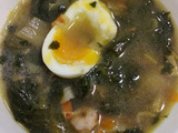 Ramen de espinacas con marisco