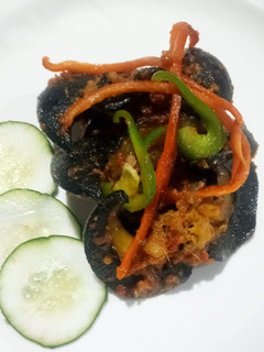 A picture of Peppered snail.