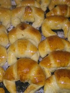 Una foto de Medialunas de manteca! ricas y fácil!