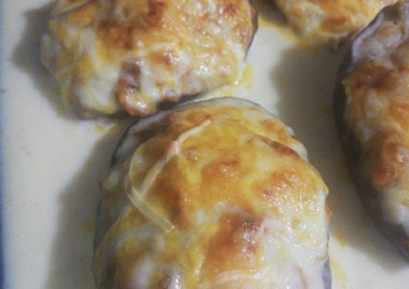 Berenjenas rellenas de atún con bechamel y 4 quesos