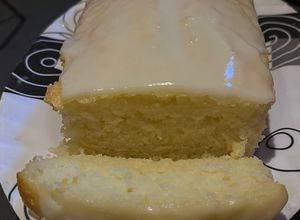 Una foto de El budín de limón más esponjoso 🍋💛