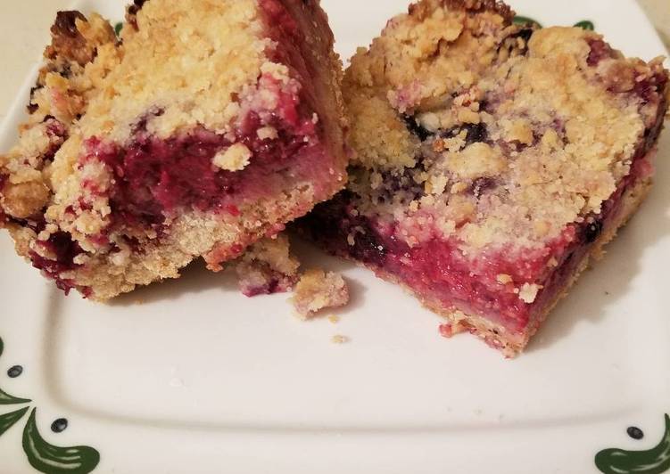 Steps to Make Quick Berry Crumb Bars