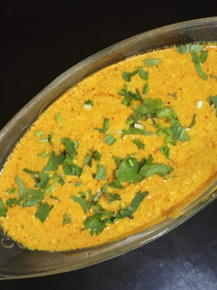 દહીં તિખારી (Dahi Tikhari Recipe In Gujarati) રેસીપી મુખ્ય ફોટો