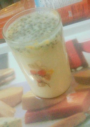 A picture of Orange chia seeds milkshake.