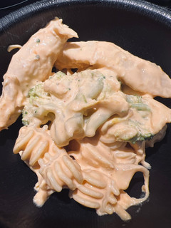 A picture of Buffalo Chicken Pasta Salad.