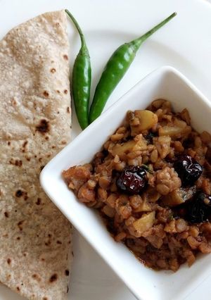 A picture of Bengal Gram with Pigeon Peas.