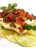 Orata alla mediterranea su letto di patate novelle