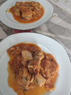 Una foto de Atún encebollado