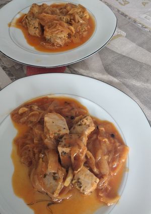 Una foto de Atún encebollado