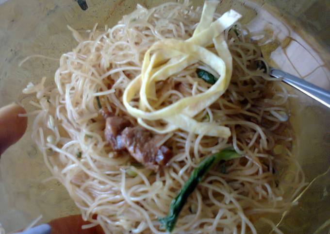 Bihun Goreng dengan Ayam Kecap