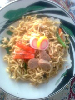 Foto resep Mie Ramen Naruto Goreng 