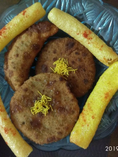 मटर कचौड़ी (Matar kachori recipe in hindi) रेसिपी मुख्य फोटो