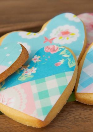 Una foto de Galletas decoradas con papel de azúcar