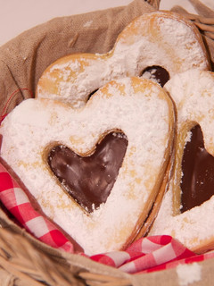 Una foto de Galletas con corazón de chocolate