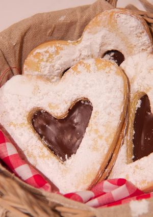 Una foto de Galletas con corazón de chocolate