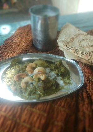 રજવાડી ગ્રીન ખીચડી (Rajwadi Green khichdi in Gujarati) રેસીપી મુખ્ય ફોટો