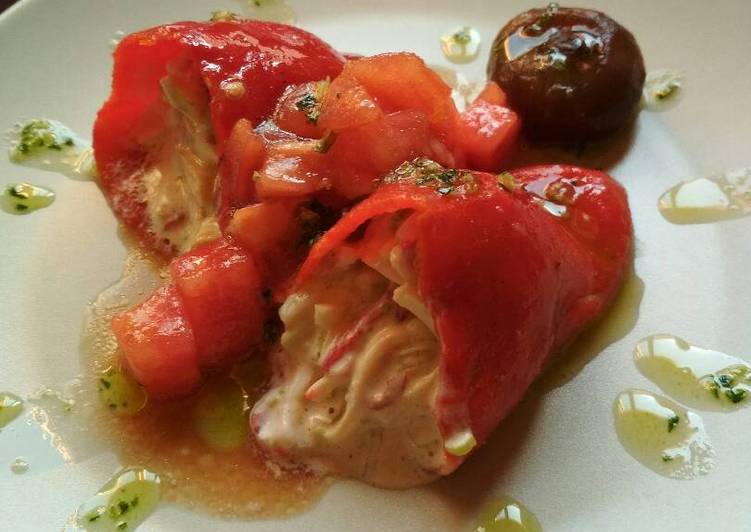 Piquillos rellenos de surimi