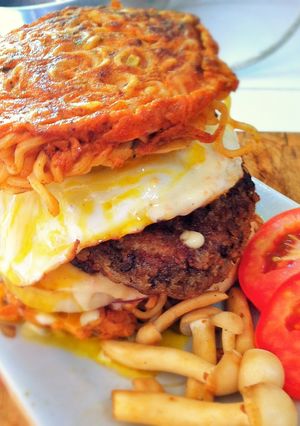 A picture of Ramen Burger.