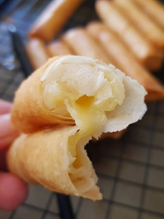 A picture of Cheese Spring Rolls.