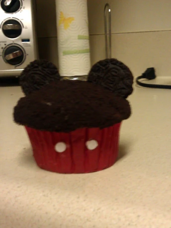Simple Way Prepare Recipe Mickey Mouse Cupcakes that is Delicious, Appealing}