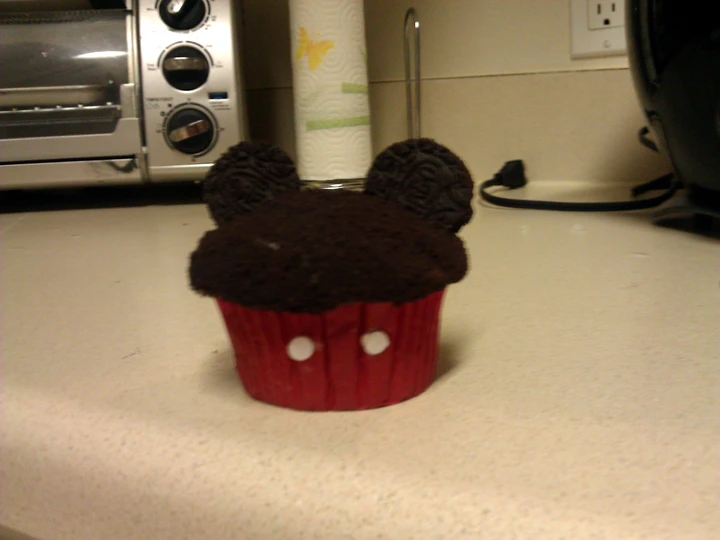 Simple Way Prepare Recipe Mickey Mouse Cupcakes that is Delicious, Appealing}