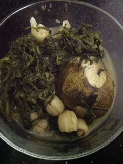 Hình của món Trứng lộn ngải cứu.